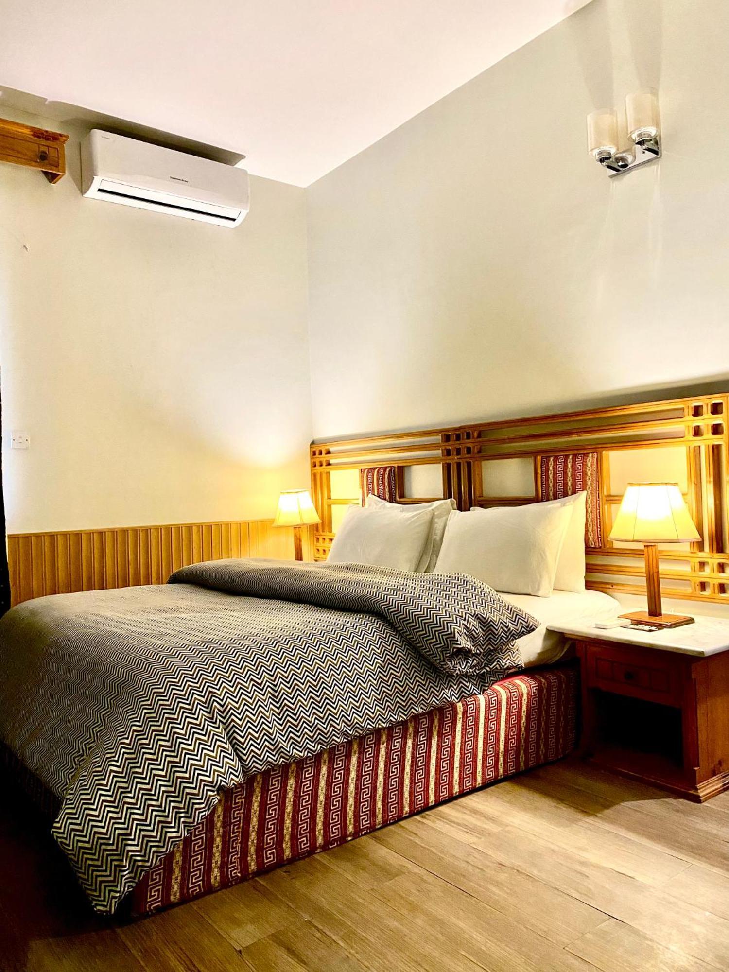 Rock City Resort Mingora Esterno foto